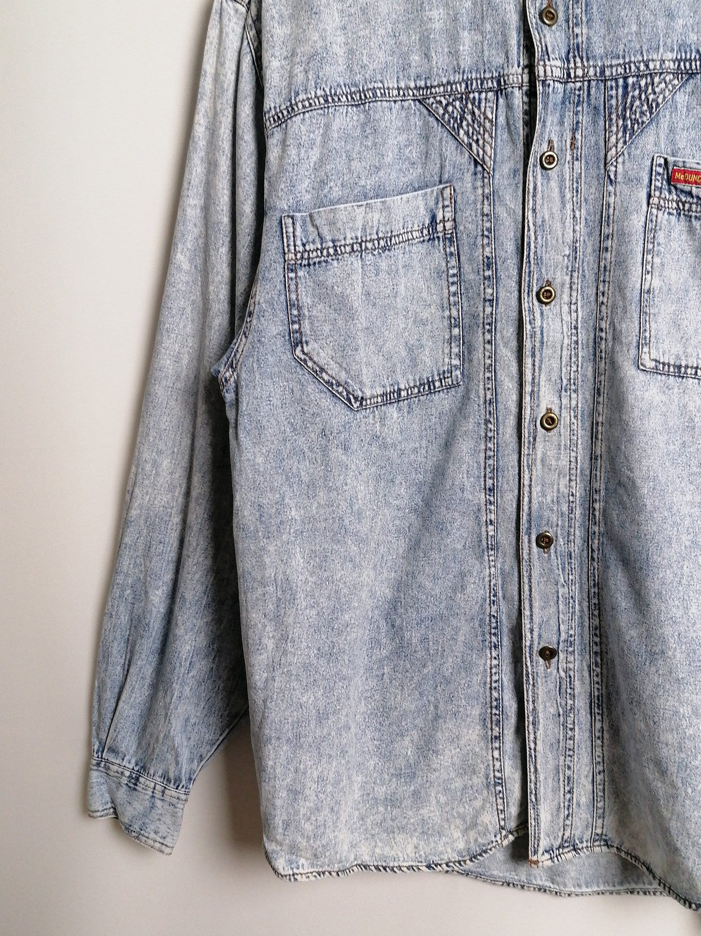 80's Unisex Acidwash Boyfriend Shirt - size S men