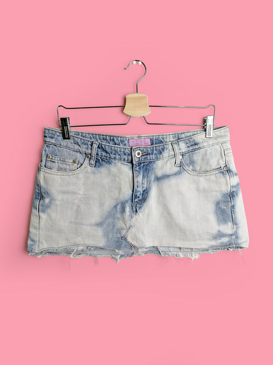 Y2K Denim low waist mini-skirt frayed hem - size M