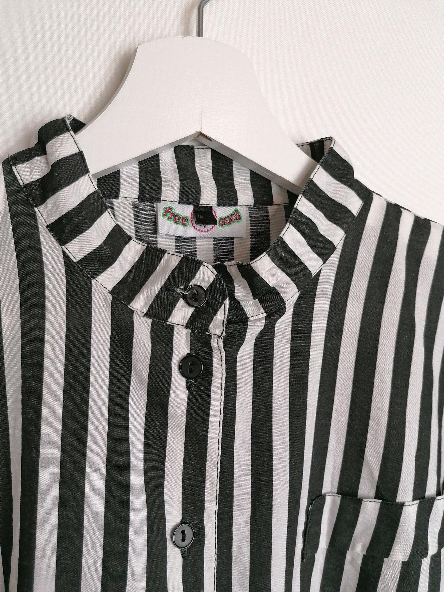 80's 90's Boxy Cropped Blouse Vertical Stripes - size S-M