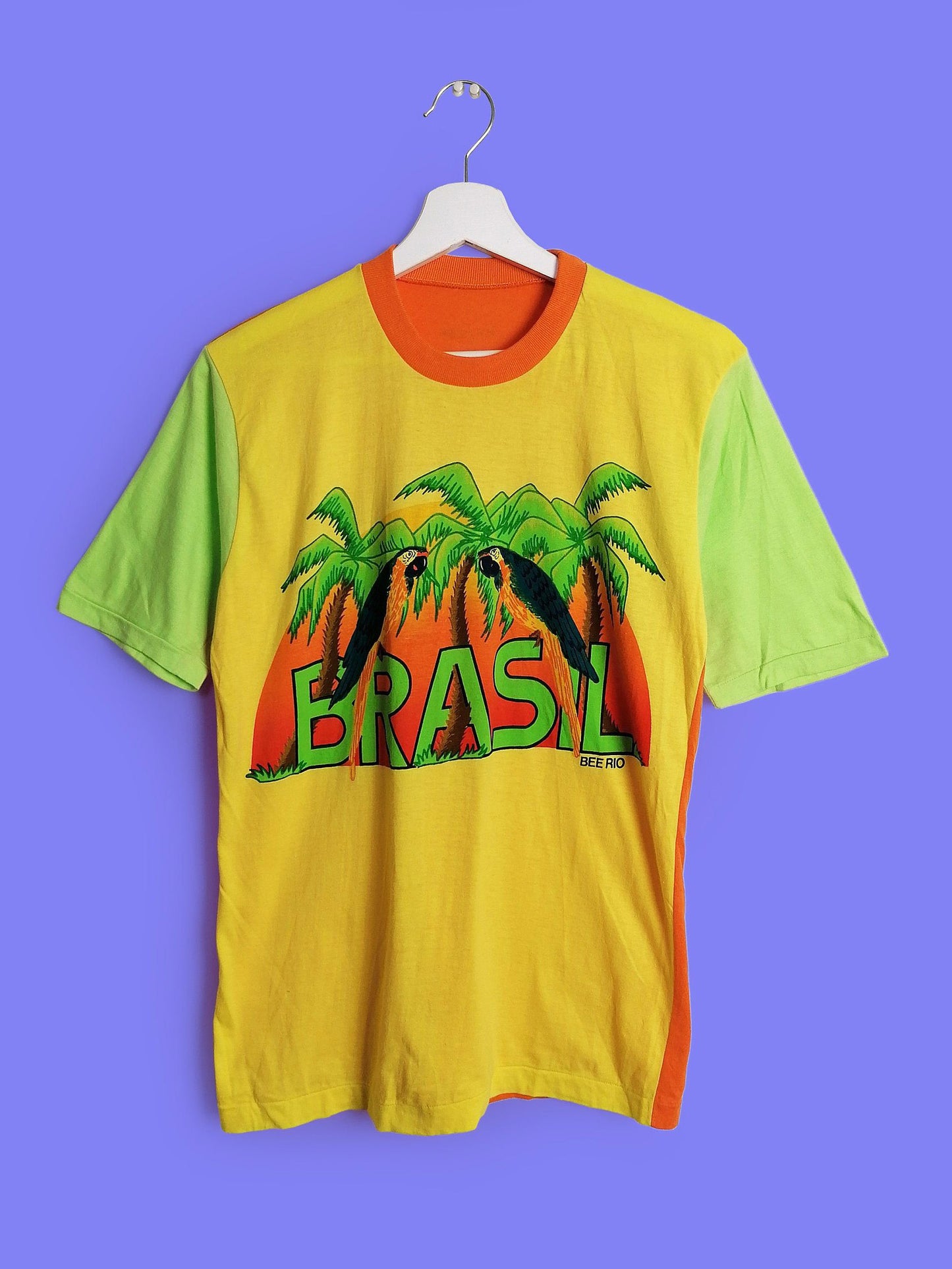 BEE RIO Tropical Print T-shirt ~ size XS-S