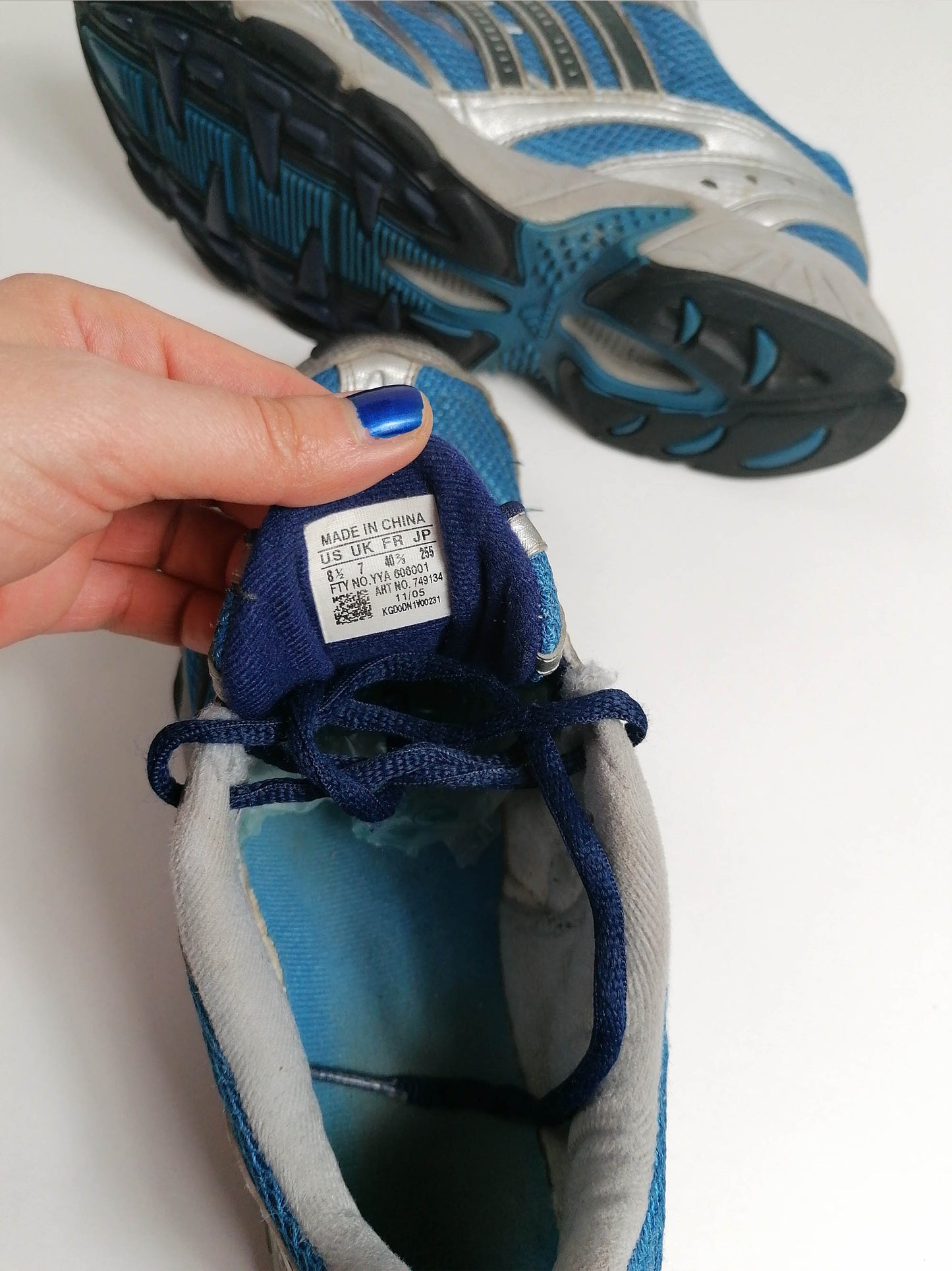 Y2K 2005 ADIDAS Silver Blue Running Shoes - size UK 7 / EU 40 2/3 / Us 8.5 / 255 cm