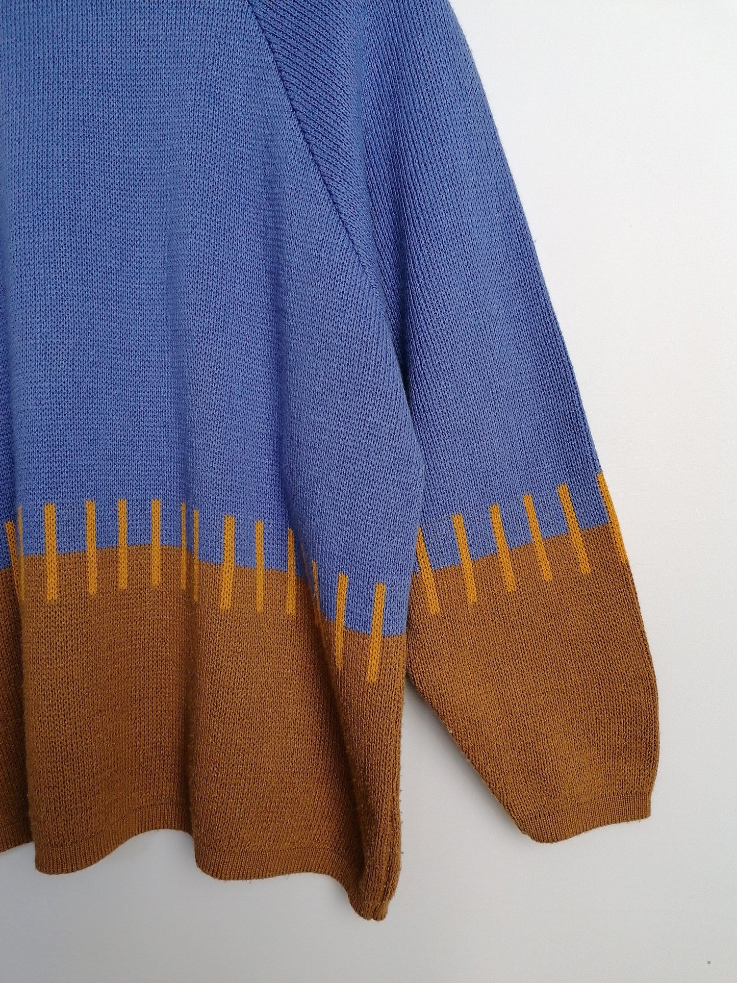 Graphic Pattern Knit Sweater Blue and Burnt Orange - size S-M