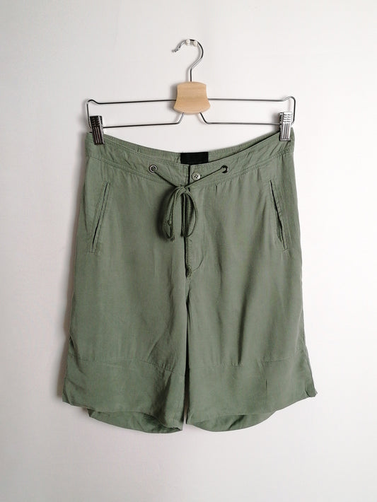 GESTUZ 90's Low-rise Olive Shorts ~ size S