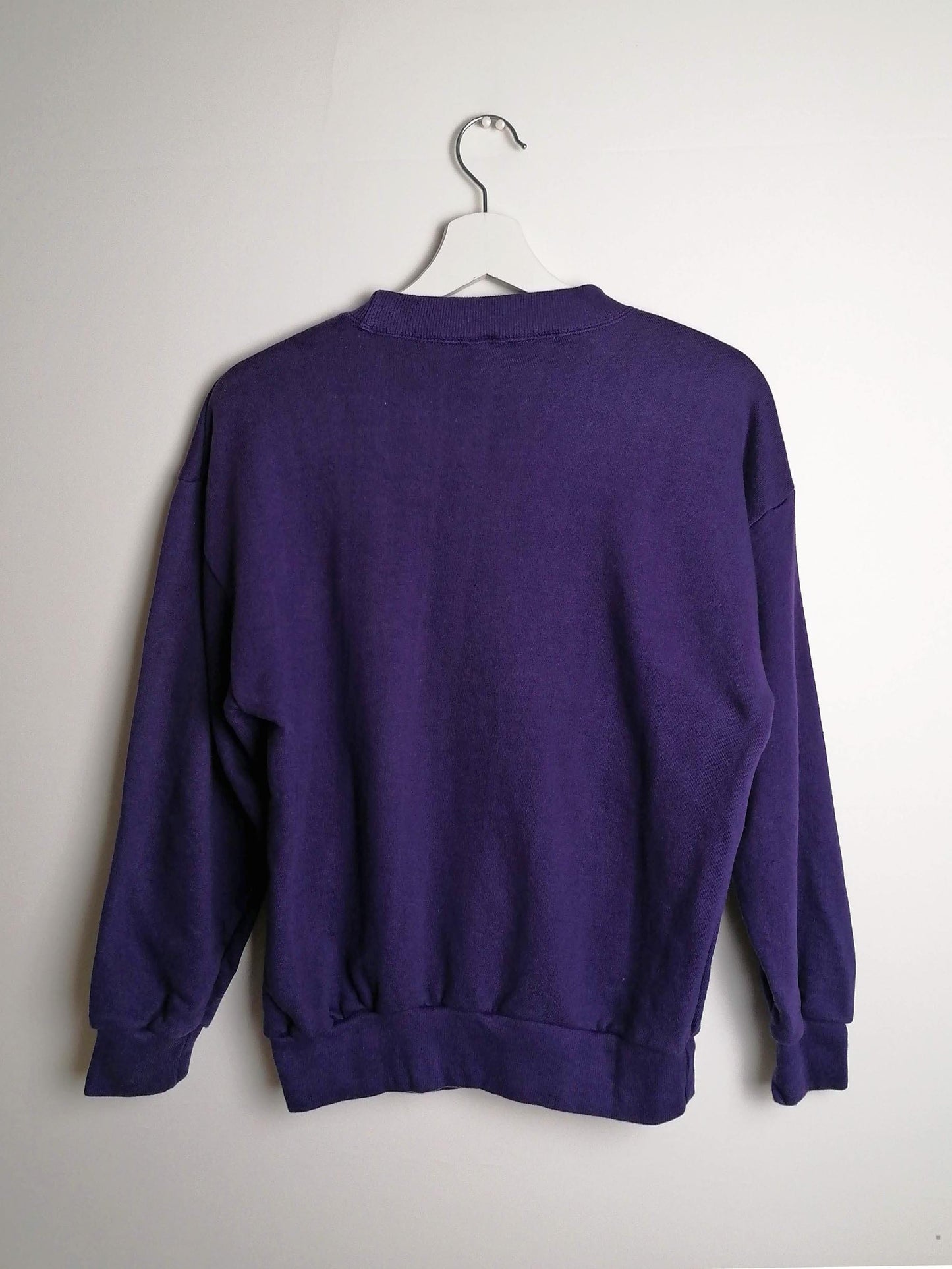 Retro Purple Sweatshirt Embroidery Flowers - size S