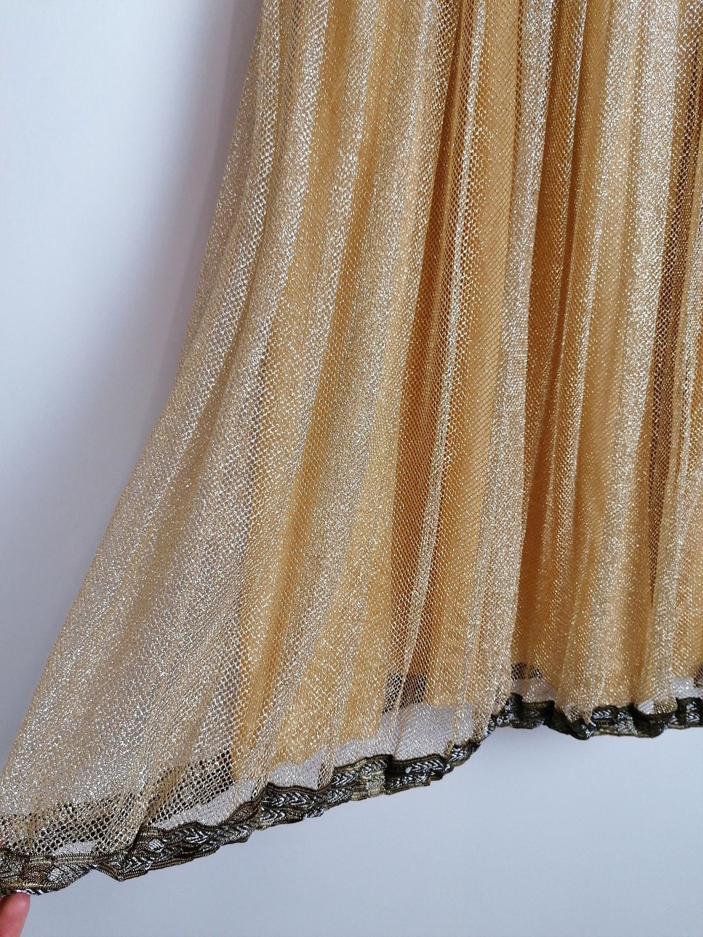 80's VERA MONT Gold Mesh Full Skirt - size M-L / UK 14 / F 42