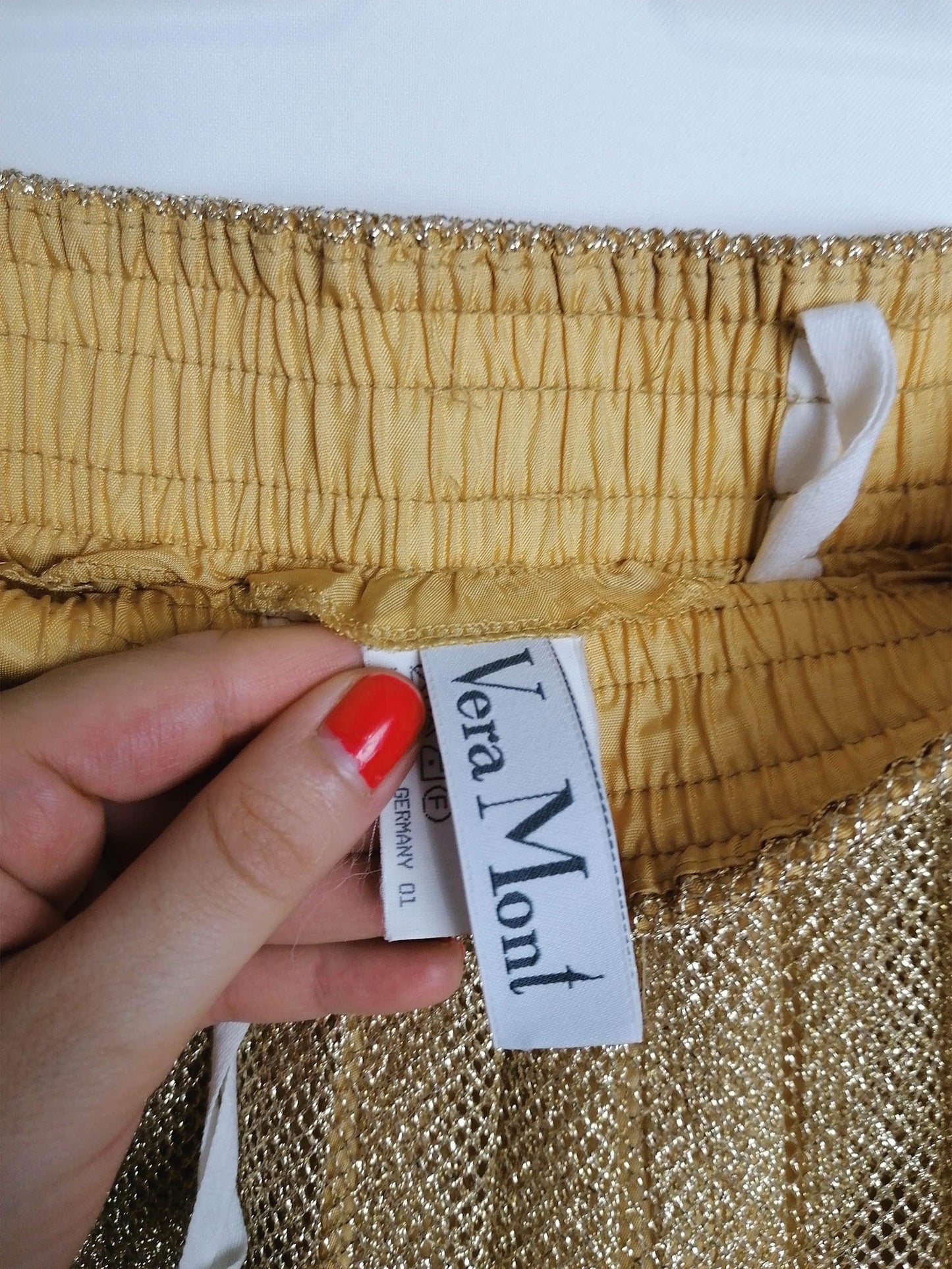80's VERA MONT Gold Mesh Full Skirt - size M-L / UK 14 / F 42